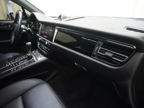 Used 2020 Porsche Macan AWD/4WD image 26