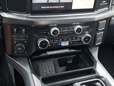 Certified 2024 Ford F250 Lariat w/ Black Appearance Package image 29