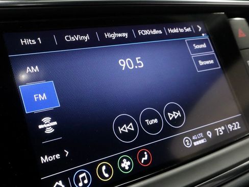 Used 2023 Buick Enclave Essence FWD image 3