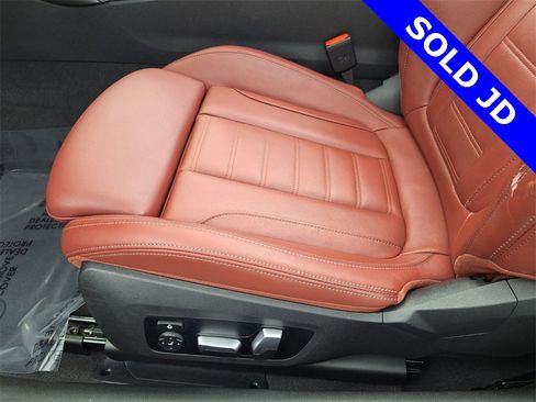 Used 2023 BMW M440i Convertible w/ Premium Package image 23