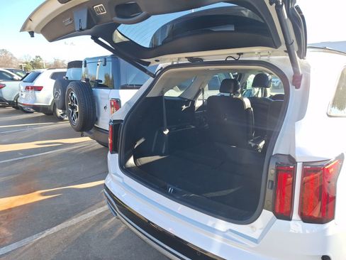 Used 2022 Kia Sorento SX image 37