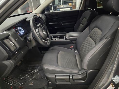 Used 2023 Nissan Pathfinder S FWD image 16