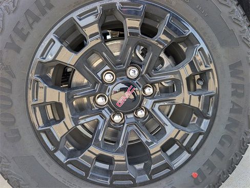 New 2026 GMC Canyon Elevation w/ Convenience Package image 7