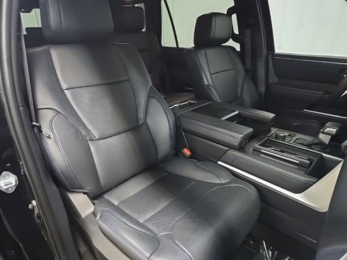 Used 2024 Toyota Sequoia Platinum image 15