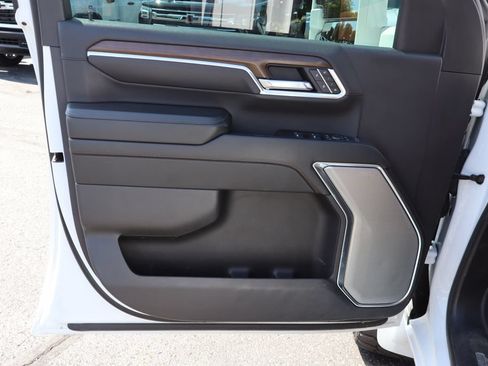 Used 2025 Chevrolet Silverado 2500 High Country w/ Technology Package AWD/4WD image 22