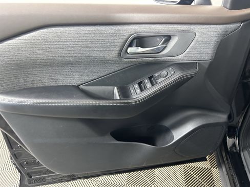 Certified 2023 Nissan Rogue SV image 28