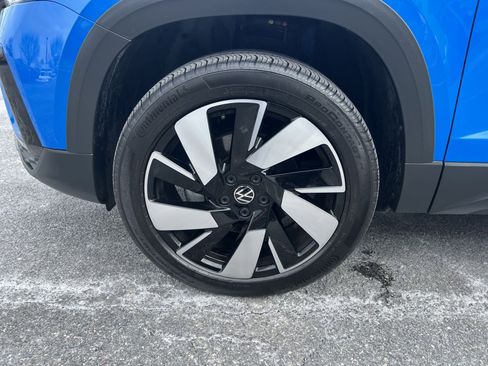 Used 2024 Volkswagen Taos SEL image 12