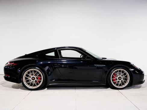 Used 2018 Porsche 911 Carrera GTS image 2