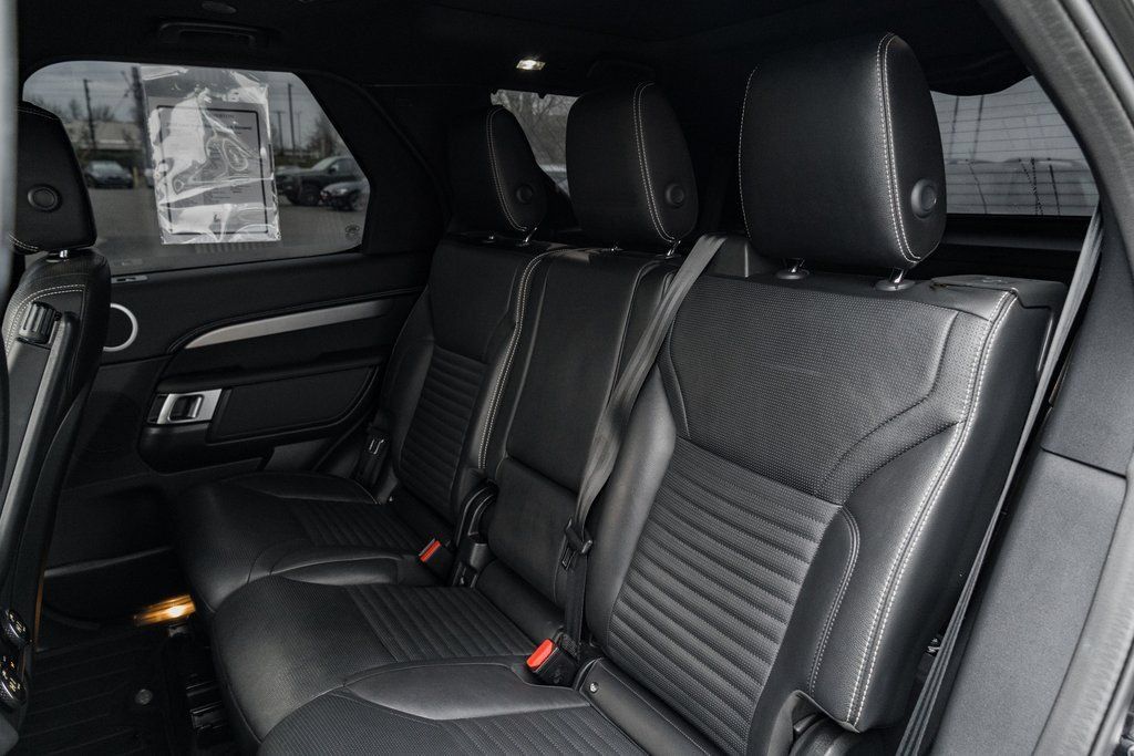 Used 2021 Land Rover Discovery S R-Dynamic AWD/4WD image 25