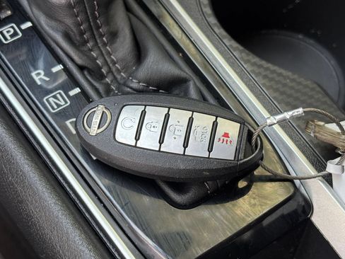 Used 2025 Nissan Altima 2.5 SV FWD image 17