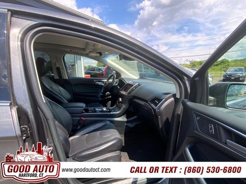 Used 2019 Ford Edge Titanium w/ Equipment Group 301A AWD/4WD image 14