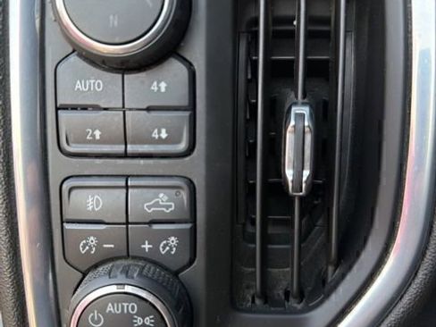 Used 2020 Chevrolet Silverado 1500 LT Trail Boss w/ Convenience Package image 3