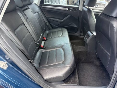 Used 2018 Volkswagen Passat 2.0T R-Line FWD image 23