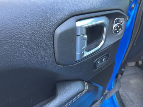 Used 2023 Jeep Wrangler Unlimited Sahara image 27