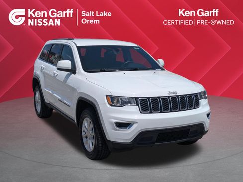 Used 2021 Jeep Grand Cherokee Laredo AWD/4WD image 1