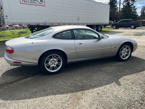 Used 2001 Jaguar XK8 Coupe RWD image 41