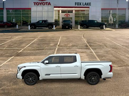 Used 2024 Toyota Tundra Platinum AWD/4WD image 4
