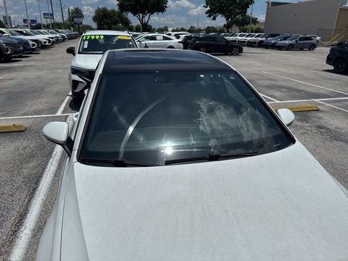 Used 2018 Volkswagen Golf 4-Door FWD image 4