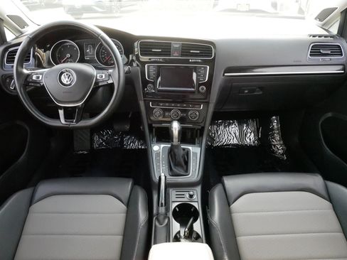 Used 2015 Volkswagen Golf TDI SEL FWD image 10