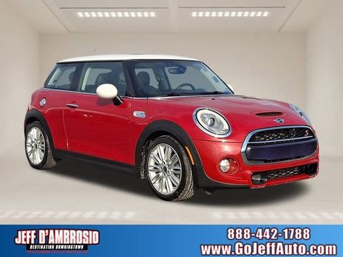 Used 2016 MINI Cooper S image 1