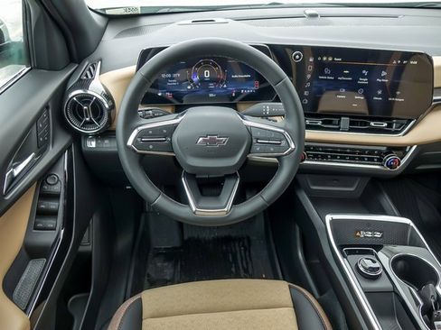 New 2026 Chevrolet Equinox ACTIV w/ Convenience Package III image 17