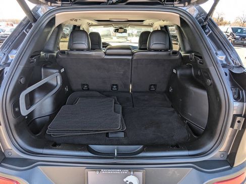 Used 2018 Jeep Cherokee Limited image 31