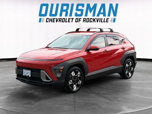 Used 2024 Hyundai Kona SEL w/ Convenience Package FWD image 2