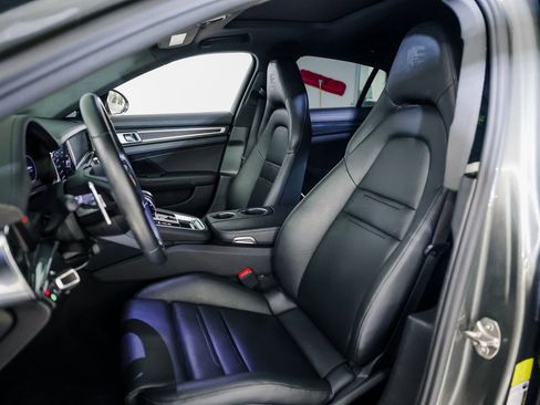 Certified 2023 Porsche Panamera Platinum Edition image 5