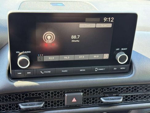 Used 2023 Honda HR-V LX image 18