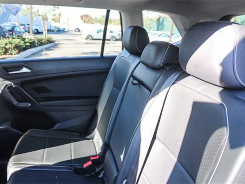 Used 2021 Volkswagen Tiguan SEL image 24