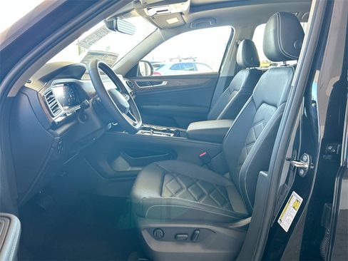 New 2026 Volkswagen Atlas SE image 11