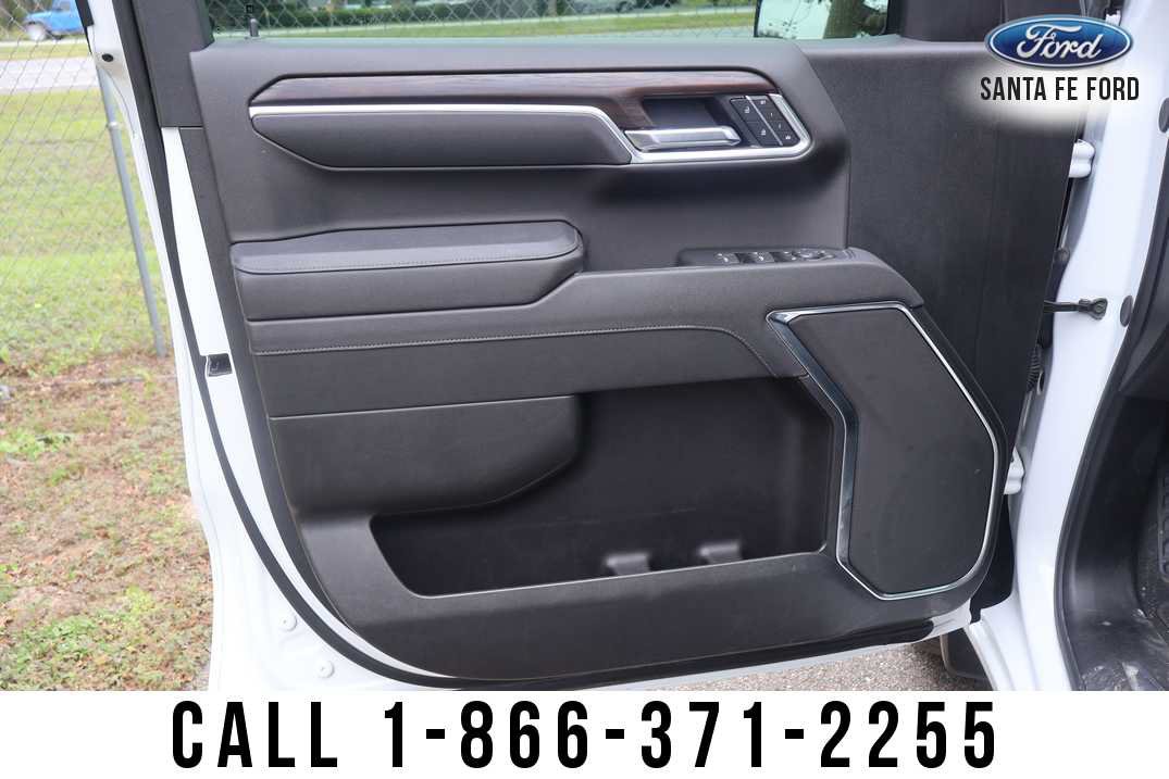 Used 2025 GMC Sierra 1500 SLT AWD/4WD image 14
