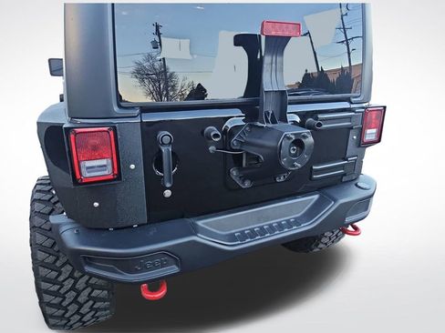 Used 2017 Jeep Wrangler Unlimited Rubicon image 19