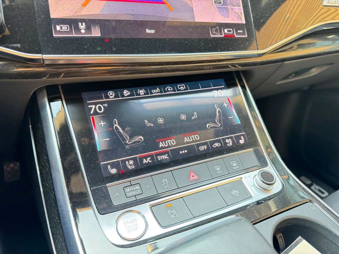 Used 2019 Audi Q8 Premium Plus w/ Premium Plus AWD/4WD image 18
