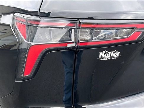 Used 2025 Chevrolet Equinox LT w/ Convenience Package II image 30