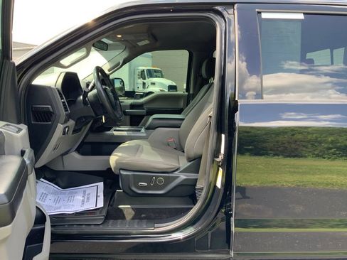 Used 2018 Ford F150 XLT w/ Equipment Group 302A Luxury AWD/4WD image 10