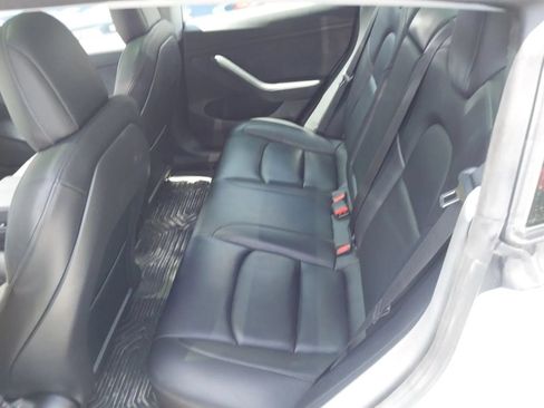 Used 2022 Tesla Model 3 Standard Range RWD image 5