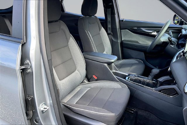 Used 2025 Chevrolet TrailBlazer LT AWD/4WD image 26