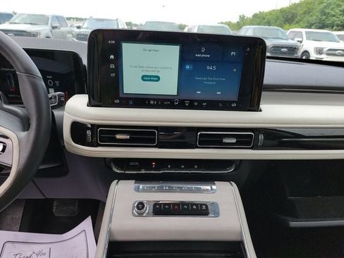 Used 2026 Lincoln Aviator Reserve AWD/4WD image 13