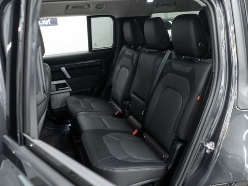 Used 2023 Land Rover Defender 130 X-Dynamic SE AWD/4WD image 17