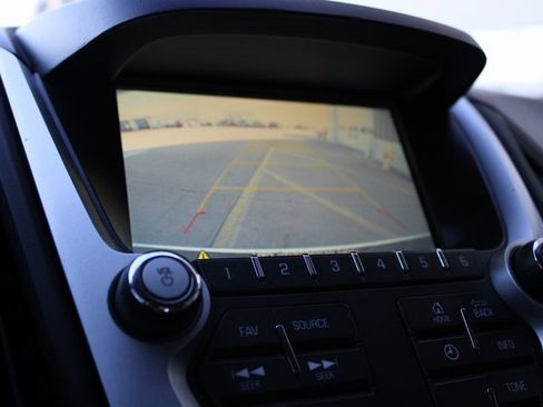 Used 2017 Chevrolet Equinox LT w/ Sport Edition image 3