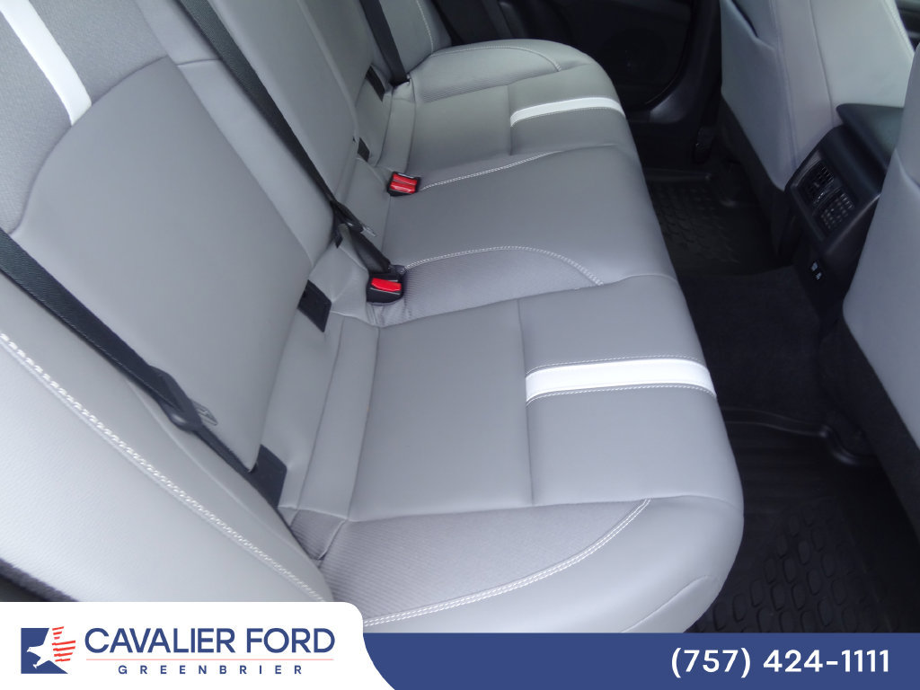 Used 2025 Toyota Camry SE FWD image 10