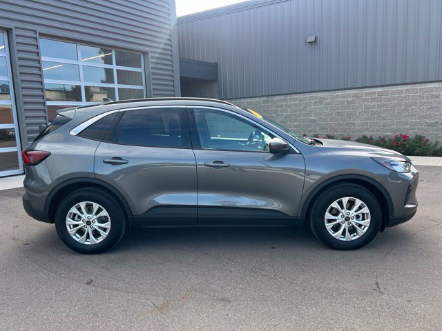 Used 2024 Ford Escape Active w/ Tech Pack #2 AWD/4WD image 4