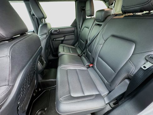 Used 2025 Ford Bronco Badlands AWD/4WD image 15