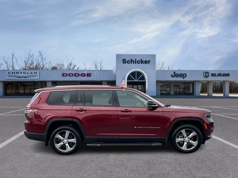 Used 2022 Jeep Grand Cherokee L Limited w/ MOPAR Finishing Package AWD/4WD image 2
