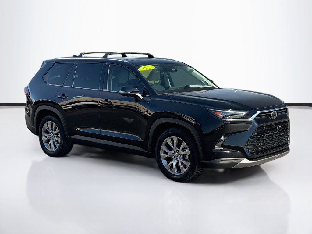 Used 2025 Toyota Grand Highlander FWD image 3