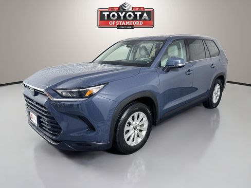 Certified 2025 Toyota Grand Highlander FWD image 3