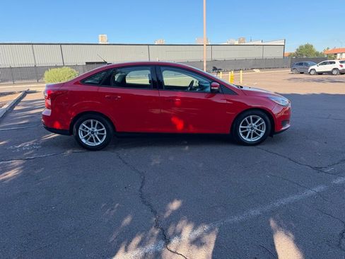 Used 2016 Ford Focus SE image 10