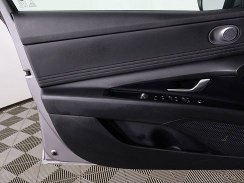 Used 2023 Hyundai Elantra SEL w/ Convenience Package image 19