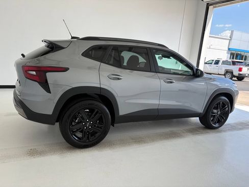 New 2026 Chevrolet Trax ACTIV w/ Sunroof Package FWD image 25